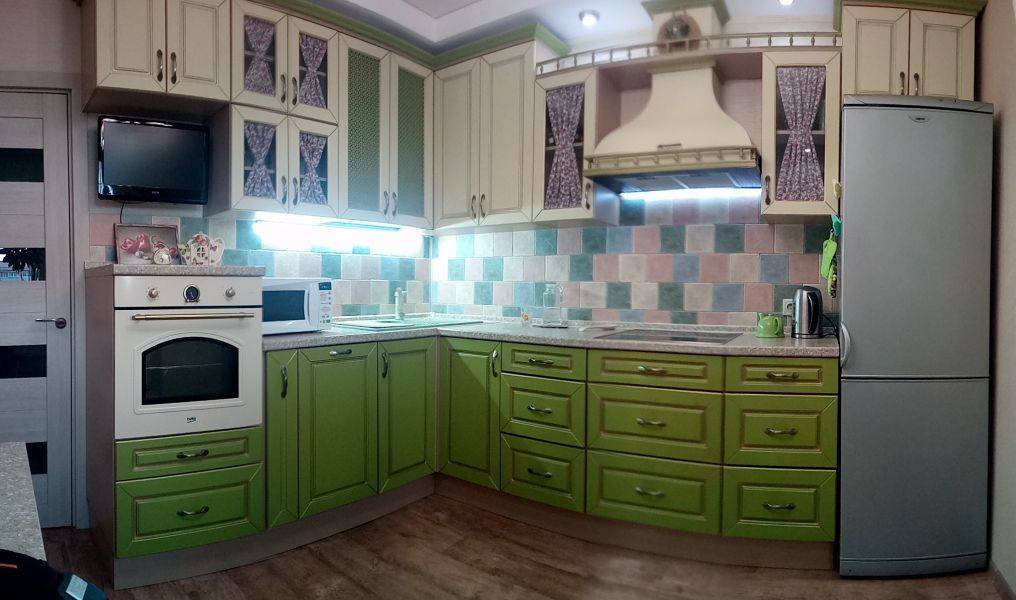 удобная угловая кухня в Дзержинске